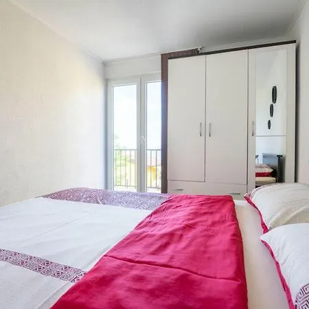 Apartment Nika With Swimming Pool And Beautiful Sea View