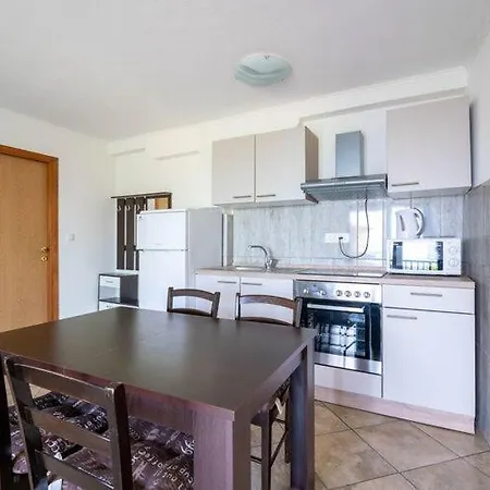 Apartamento Nika With Swimming Pool And Beautiful Sea View Dobreć